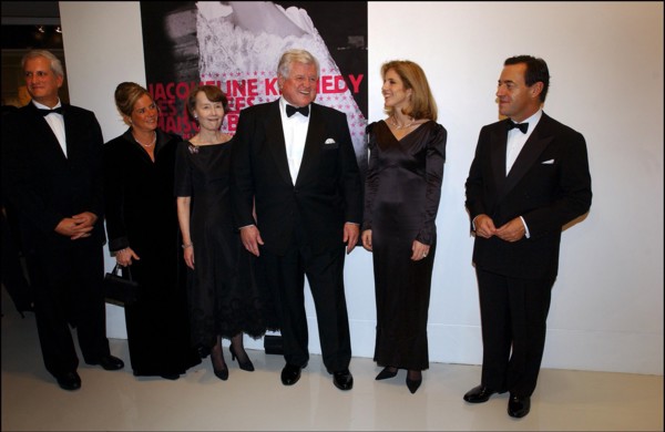 11/18/2002. Caroline Kennedy inaugurates the exhibition "Jackie Kennedy, les annees Maison Blanche" in Paris (30).
