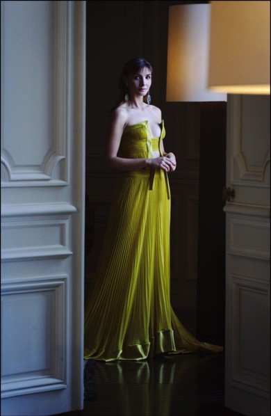 05/00/2003. Clotilde Courau tries gowns on at Valentino's before the 56th Cannes Film