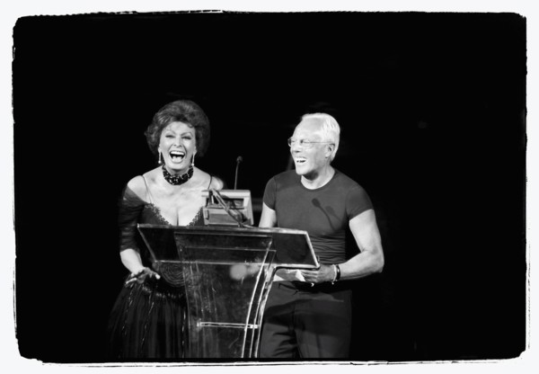 09/00/2003.  Giorgio Armani receives first the "Rodeo Drive Walk of Style" prize
