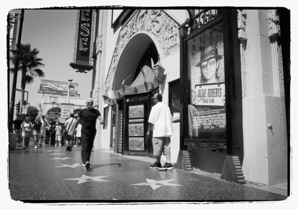 09/00/2003.  Giorgio Armani receives first the "Rodeo Drive Walk of Style" prize
