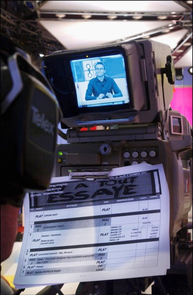 11/10/2003. Tv show "On a tout essaye" with Laurent Ruquier.