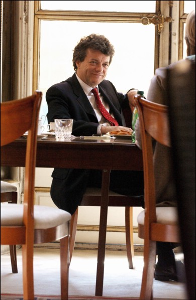 04/01/2004. EXCLUSIVE Jean-Louis Borloo, the fisrt day of the new Minister for Employment, Labor and Social Cohesion.