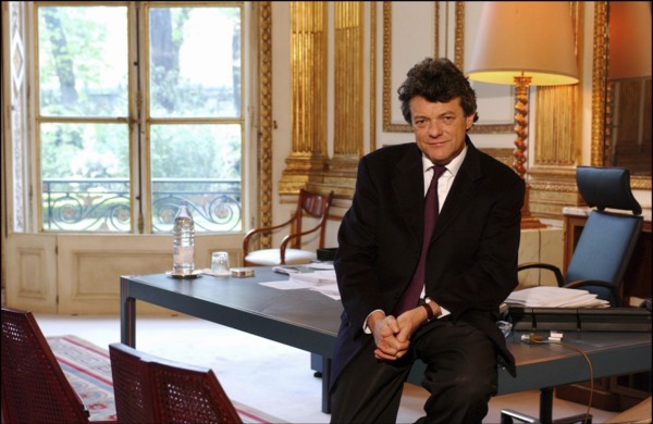 04/02/2004. EXCLUSIVE. Jean-Louis Borloo, Minister for Employment, Labor and Social Cohesion: first day of labor.
