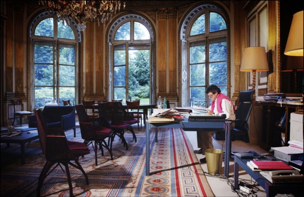 06/26/2004.  Jean-Louis Borloo, le ministre de l'Emploi, du Travail et de la Cohesion sociale travaillant, au ministere, sur le Plan de Cohesion sociale avant sa presentation en conseil des ministres ...