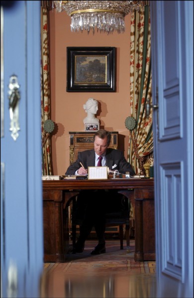 03/00/2005.  At home with the Grand-Ducal Family of Luxembourg.