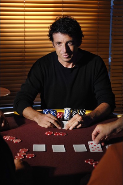 Patrick Bruel lors d'une partie de poker