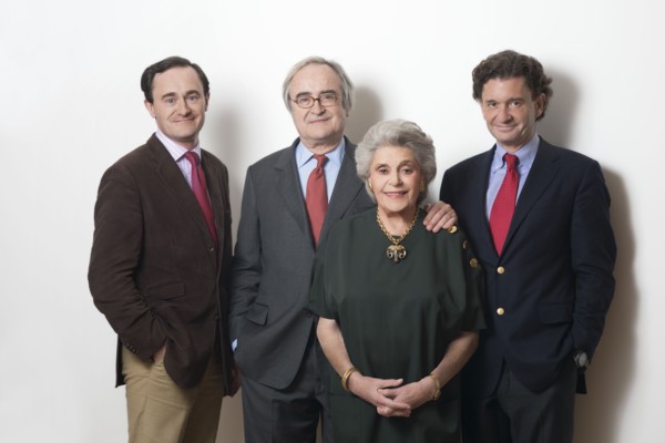 Philippine de Rothschild avec son mari et ses deux fils