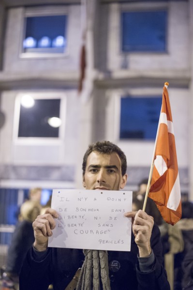 Manifestation de solidarité à l'égard du peuple danois devant l'ambassade du Danemark à Paris
