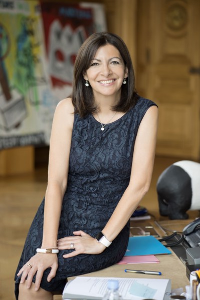 Anne Hidalgo dans son bureau de la Mairie de Paris (2016)