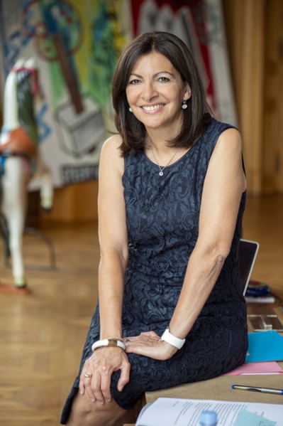 Anne Hidalgo dans son bureau de la Mairie de Paris (2016)