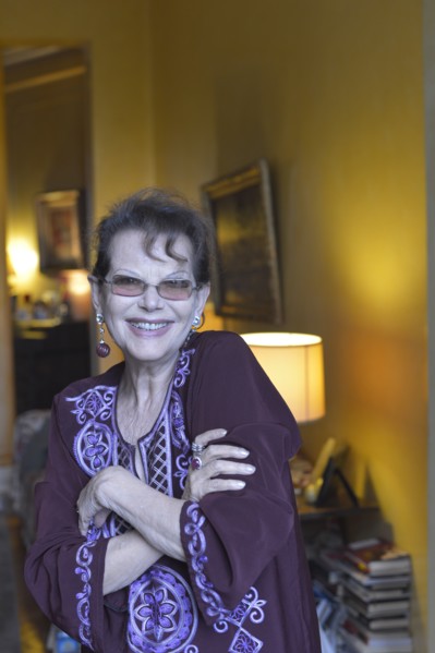 Claudia Cardinale chez elle à Paris