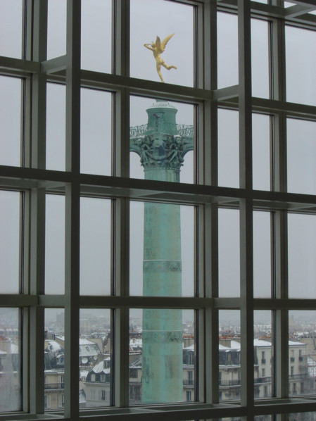 Paris, Place de la Bastille l'hiver sous la neige, Colonne de Juillet (1833-1840) et le Génie de la