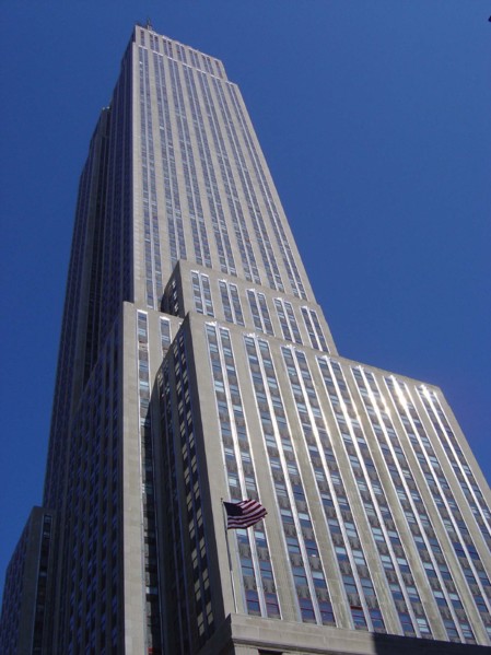 L'Empire State Building sur la 5e avenue à New-York