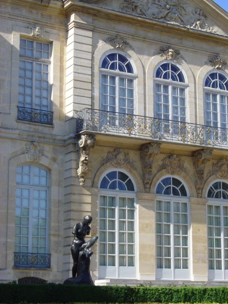 Façade donnant sur le jardin du musée Rodin à Paris