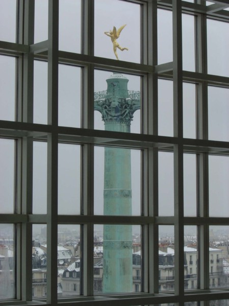 Place de la Bastille à Paris sous la neige