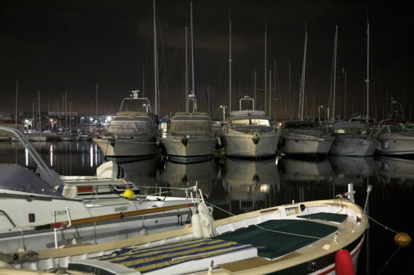 Provence353 Clair de lune la nuit, voiliers au port, Bandol