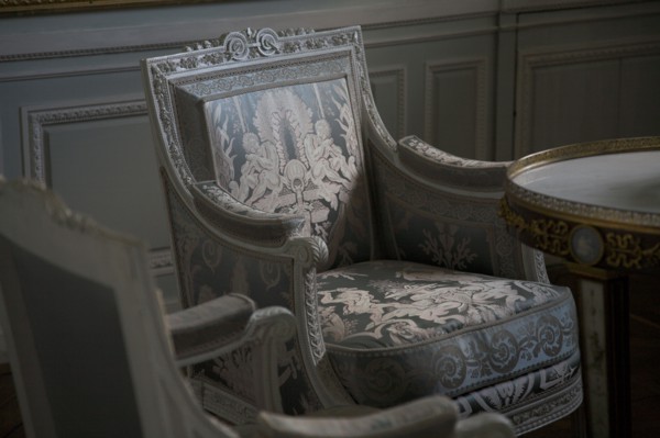 Versailles112 Château de Versailles, Petit Trianon, Boudoir, fauteuils (détail)