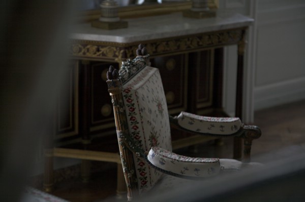 Versailles116  Château de Versailles, Petit Trianon, cabinet de toilette, fauteuil (détail)