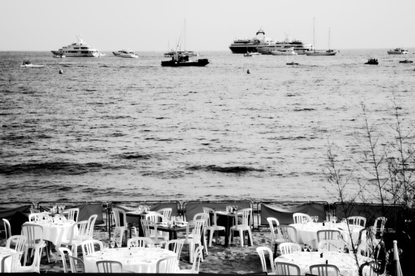 CoteAzur031 Cannes, la Croisette, plage et yachts dans la baie