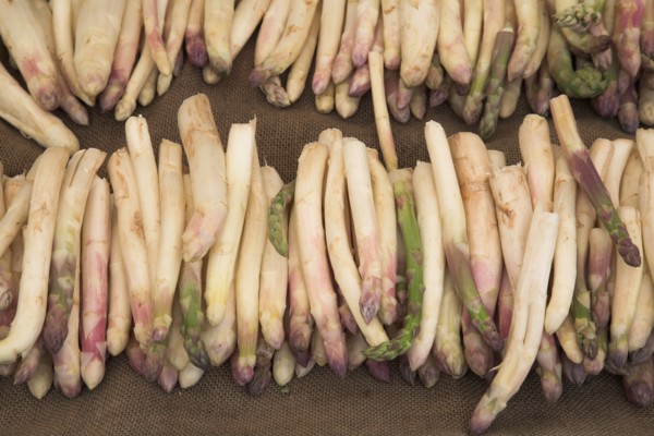Provence749 Marché de Provence, asperges