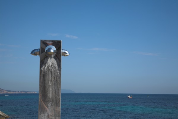 Provence773 La Ciotat, la baie, la plage et la douche, bâteaux