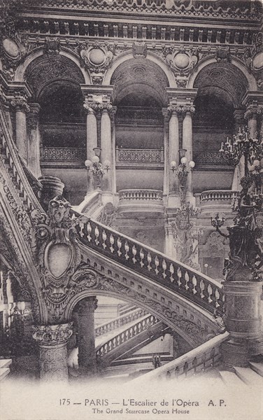 Grand escalier de l'Opéra Garnier à Paris