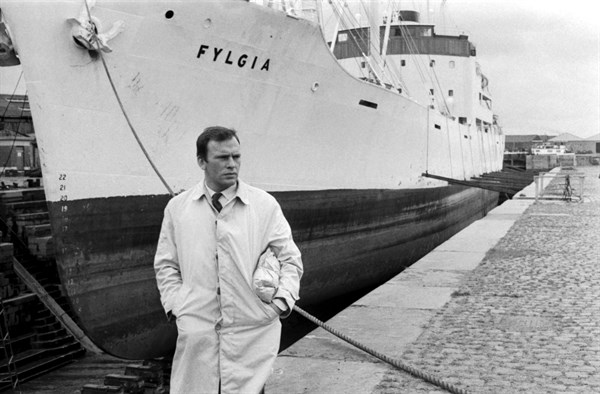 Jean-Louis Trintignant sur le tournage du film "Trans-Europ-Express"