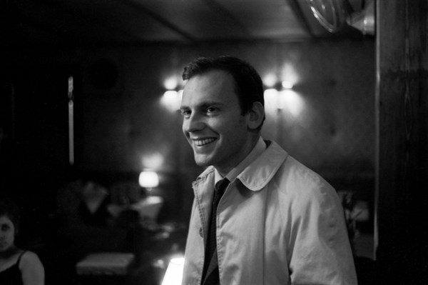 Jean-Louis Trintignant sur le tournage du film "Trans-Europ-Express"