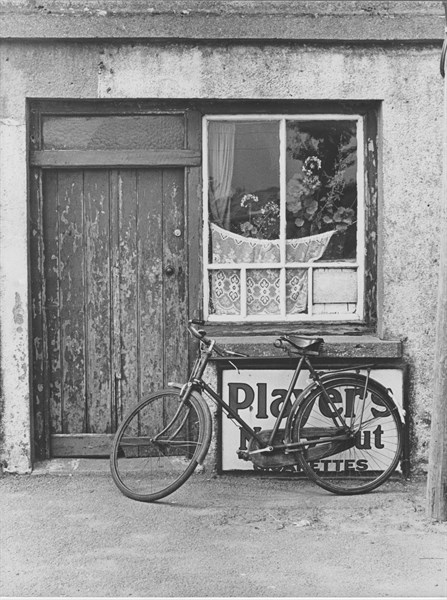 Vélo devant une boutique