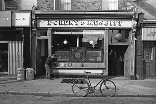 Merrion Row, pub