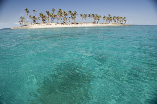 Deserted tropical island. Date : 2006