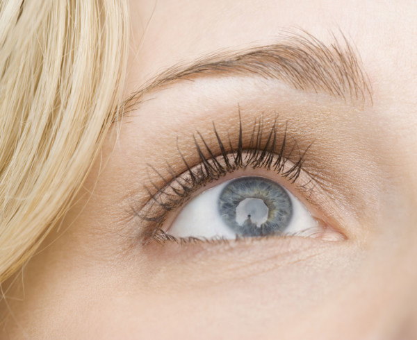 Extreme close up of woman’s eye. Date : 2007