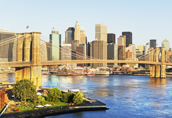 New York City skyline and Brooklyn bridge. Date : 2007