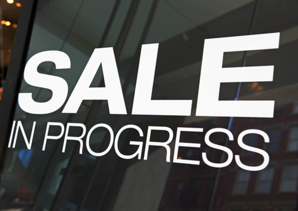 Close up of Sale in Progress sign. Date : 2007