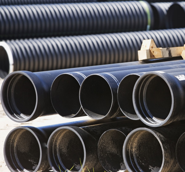 Stacks of large pipes. Date : 2007