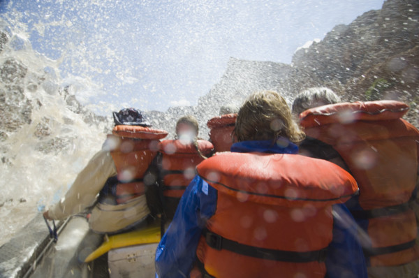 People white water rafting. Date : 2007