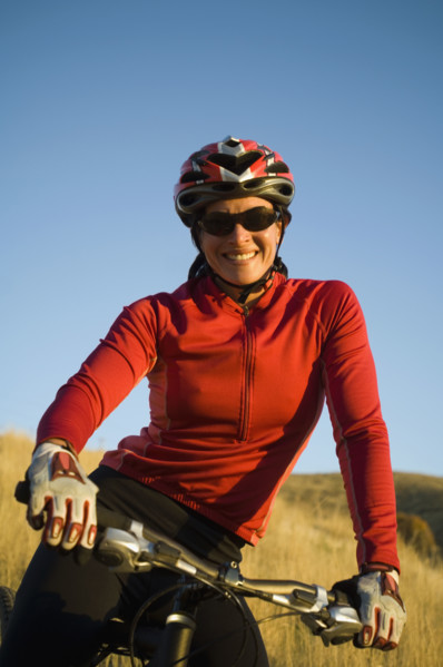 Woman on mountain bike, Salt Flats, Utah, United States. Date : 2007