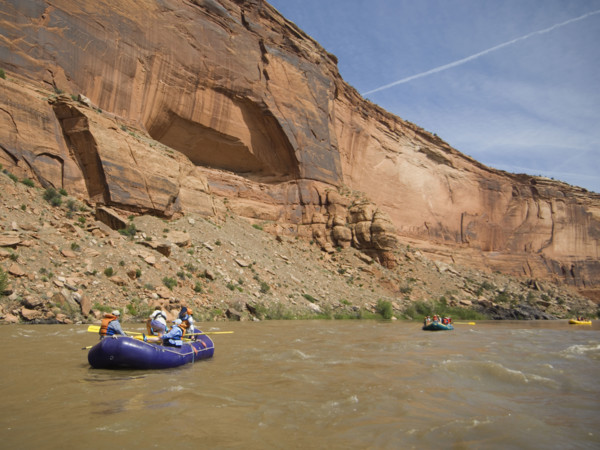 Groups of people river rafting. Date : 2007