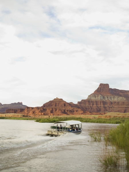 Sightseeing boat on river. Date : 2007