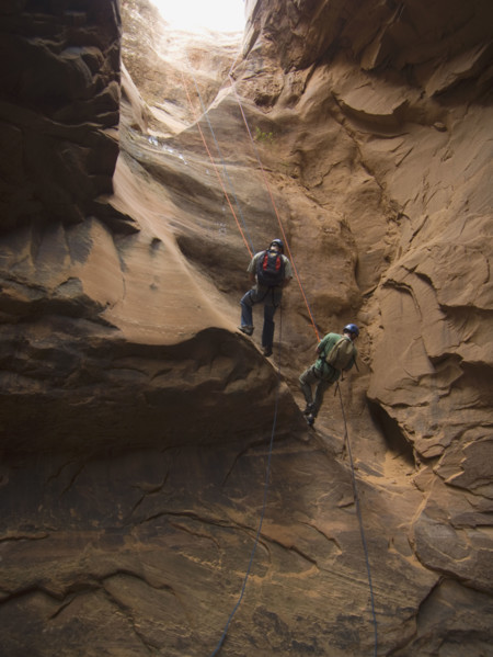 People canyon rappelling. Date : 2007