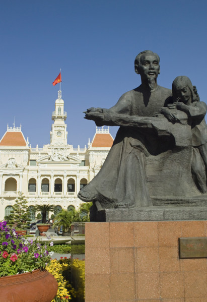 Statue of Ho Chi Minh at City Hall Ho Chi Minh City Saigon Vietnam. Date : 2006