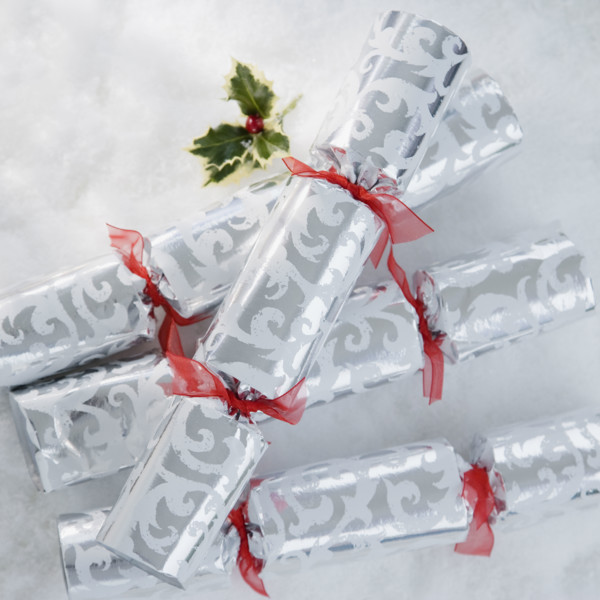 Close up of Christmas gifts in snow. Date : 2008