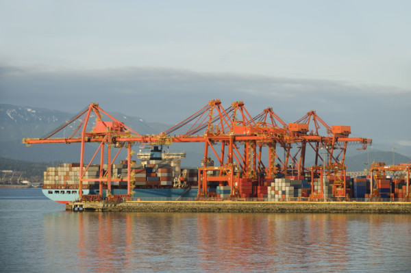 Cargo ship at dock, Vancouver, British Columbia, Canada. Date : 2008