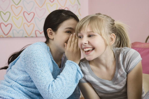 Girls telling secret. Date : 2008