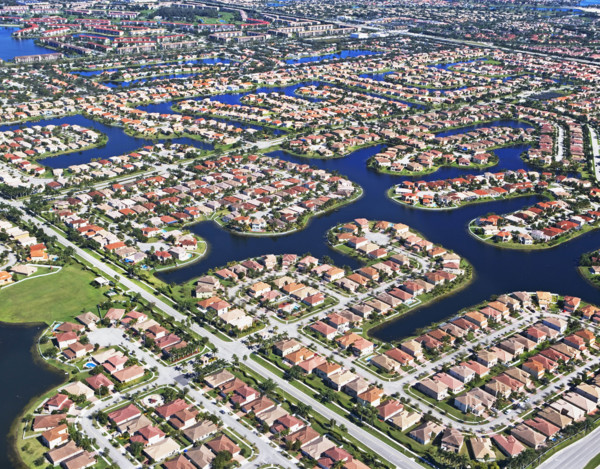 aerial view of housing community. Date : 2008