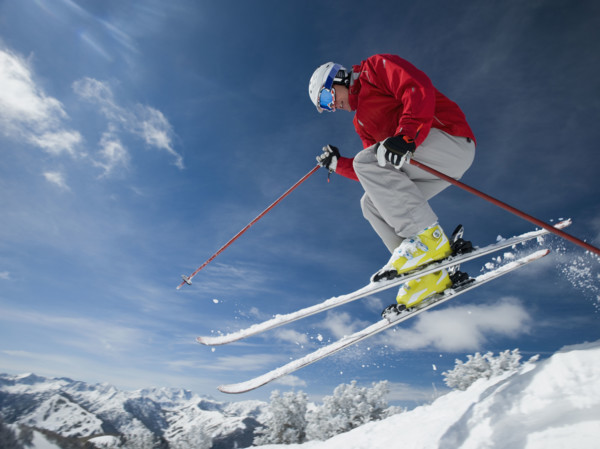 Man in air on skis. Date : 2008