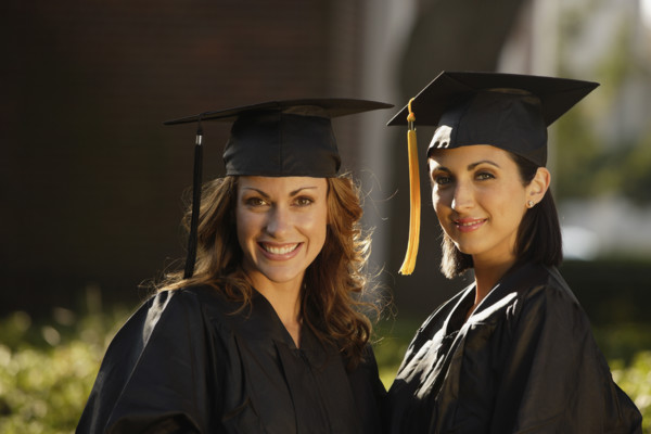 Portrait of women graduates. Date : 2008