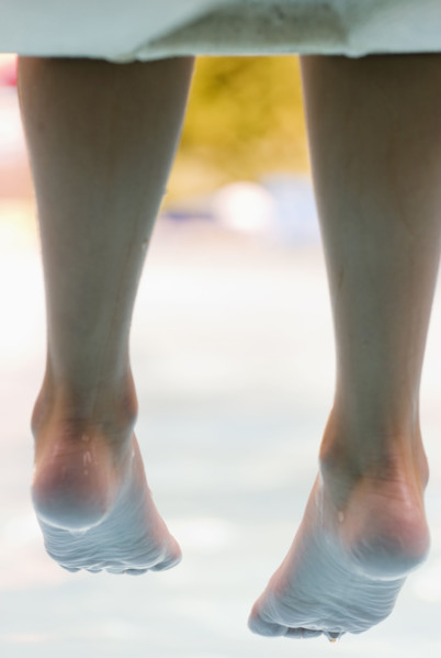Close up of girl’s wet feet. Date : 2008