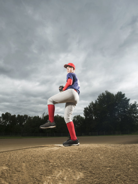 Baseball pitcher getting ready to throw ball. Date : 2008
