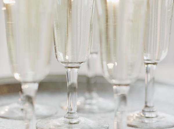 Glasses of champagne, close-up, still life. Photographe : Jamie Grill